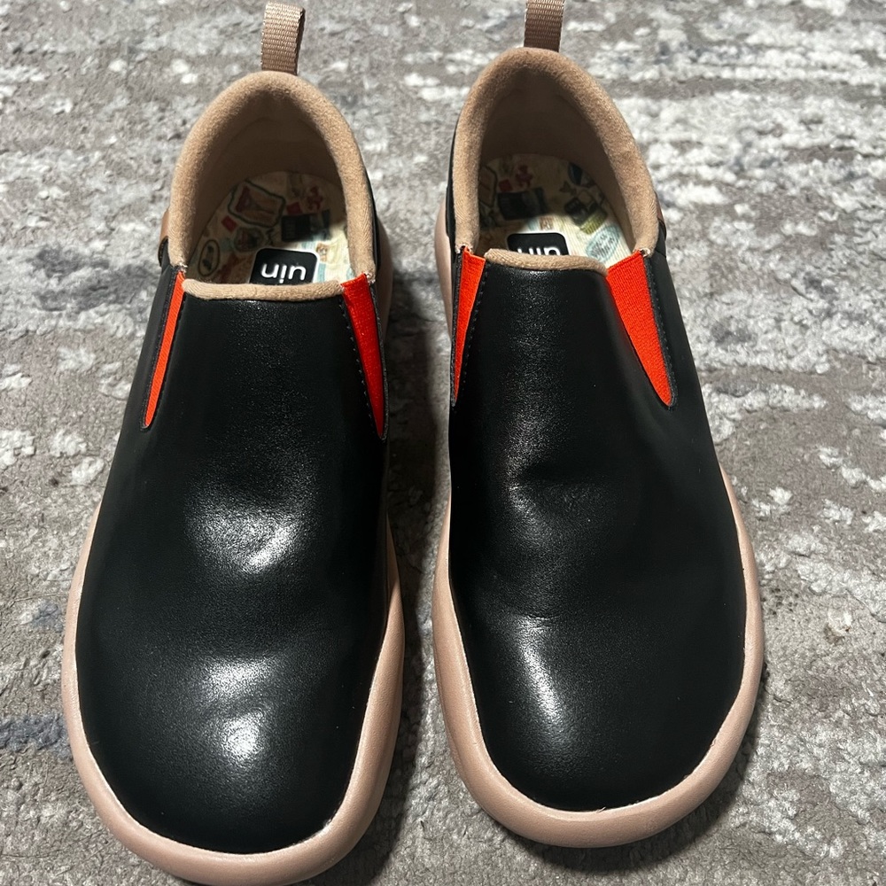 UIN Women's Walking Shoes Slip On Casual Loafers Comfort Sneaker Black color